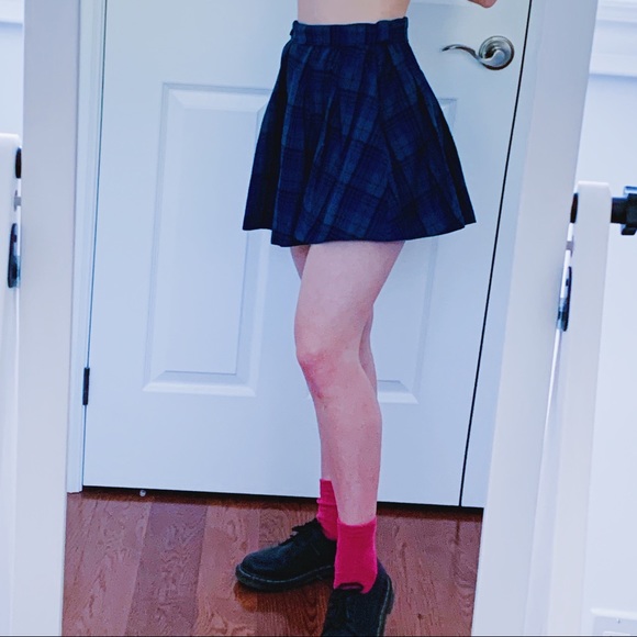 Plaid schoolgirl mini-skirt - Picture 1 of 5